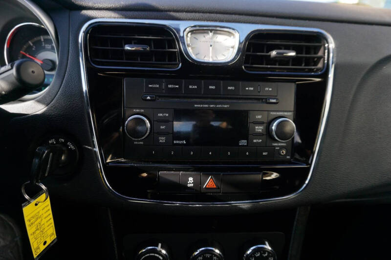 2012 Chrysler 200 Touring