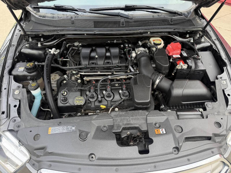 2016 Ford Taurus SE