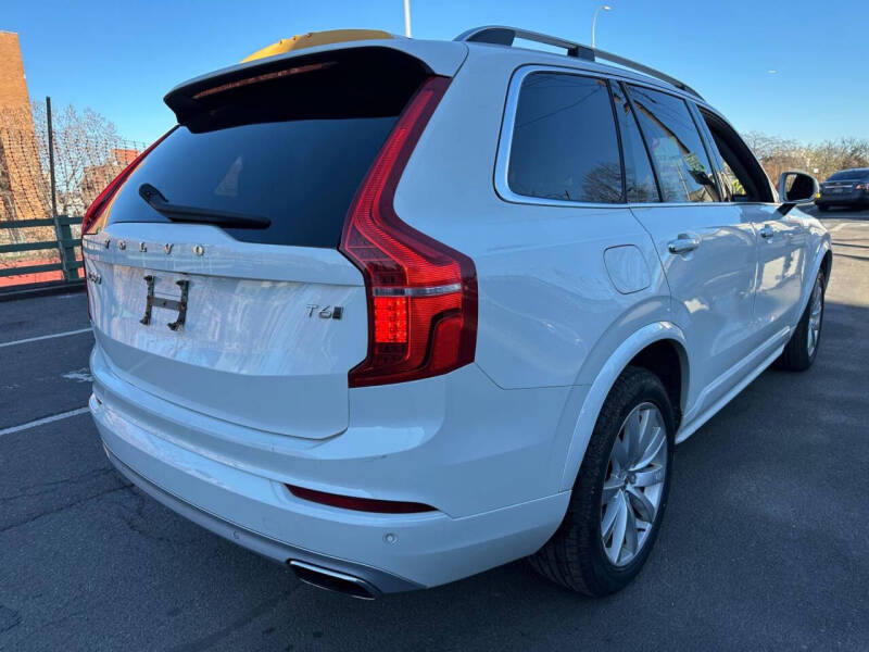 2019 Volvo XC90 T6 Momentum