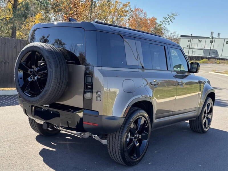 2026 Land Rover Defender 110 P300 S