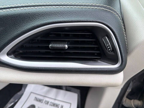2022 Chrysler Pacifica Touring L