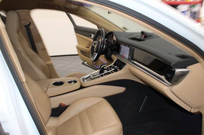 2017 Porsche Panamera