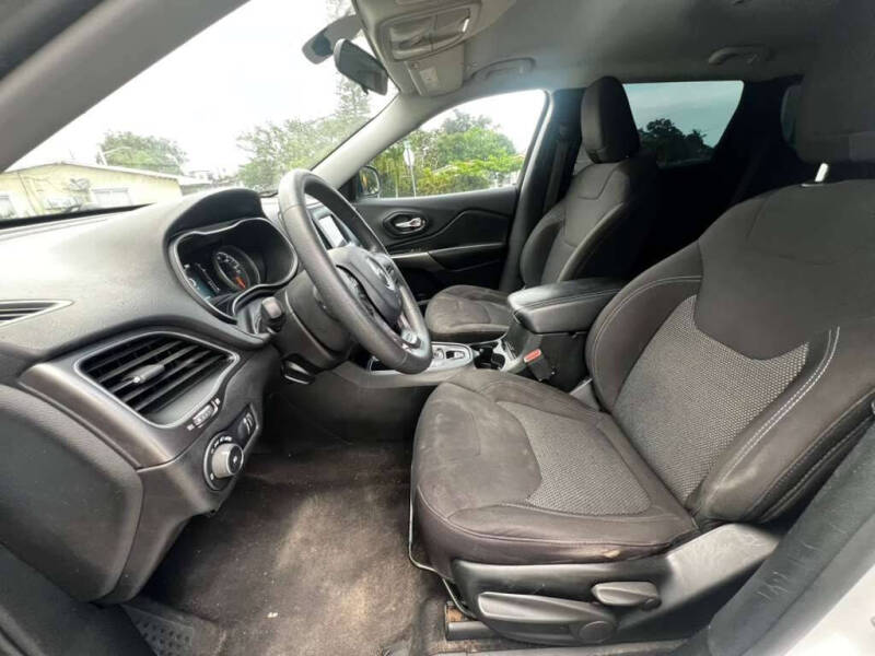 2019 Jeep Cherokee Latitude
