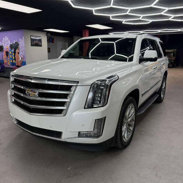 2017 Cadillac Escalade Luxury