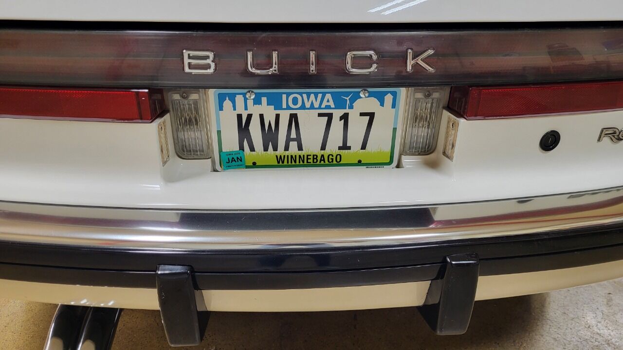 1990 Buick Reatta 45