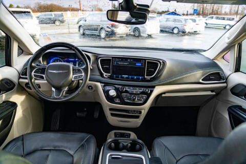 2021 Chrysler Pacifica Touring L