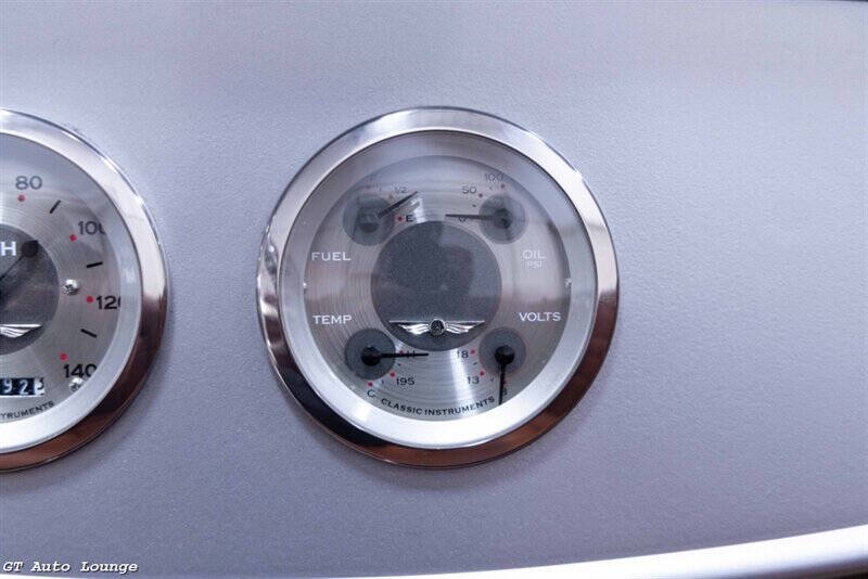 1932 Ford Roadster 39