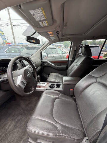 2010 Nissan Pathfinder LE