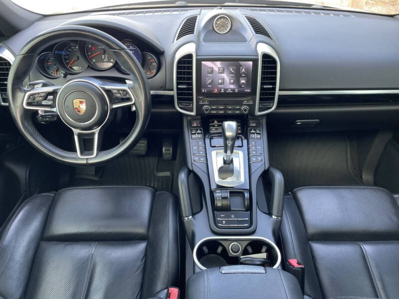 2017 Porsche Cayenne Platinum Edition