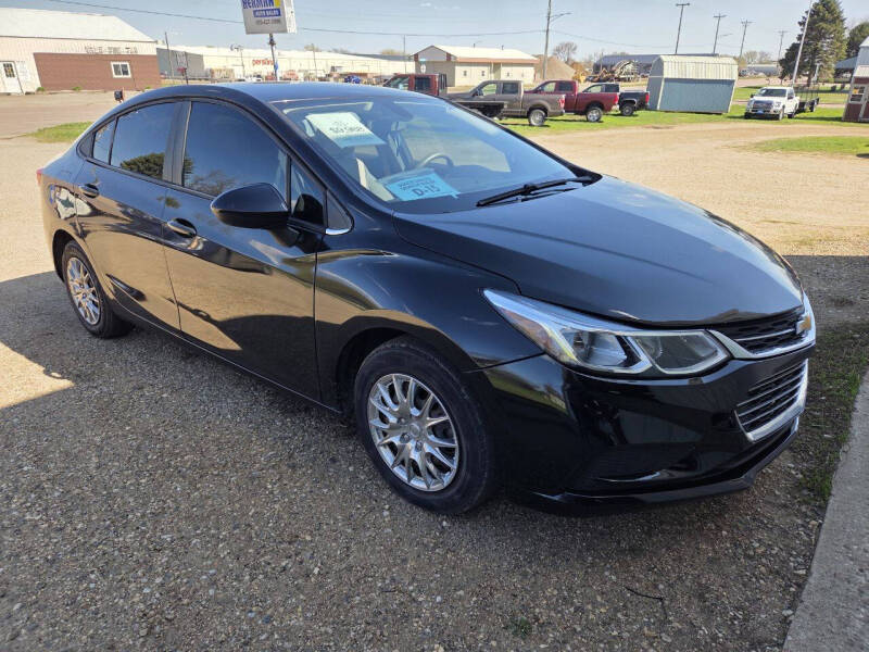 Used 2018 Chevrolet Cruze LS with VIN 1G1BC5SM7J7135510 for sale in Madison, SD