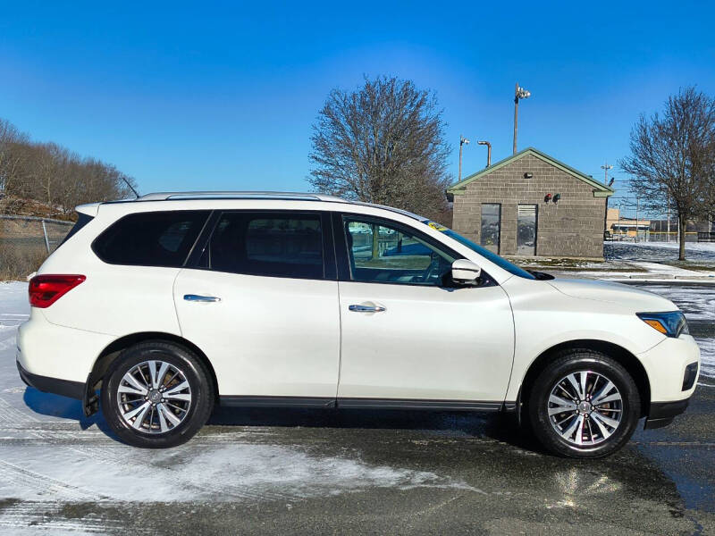 2017 Nissan Pathfinder SL