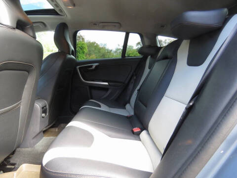 2018 Volvo V60 Cross Country T5 Premier