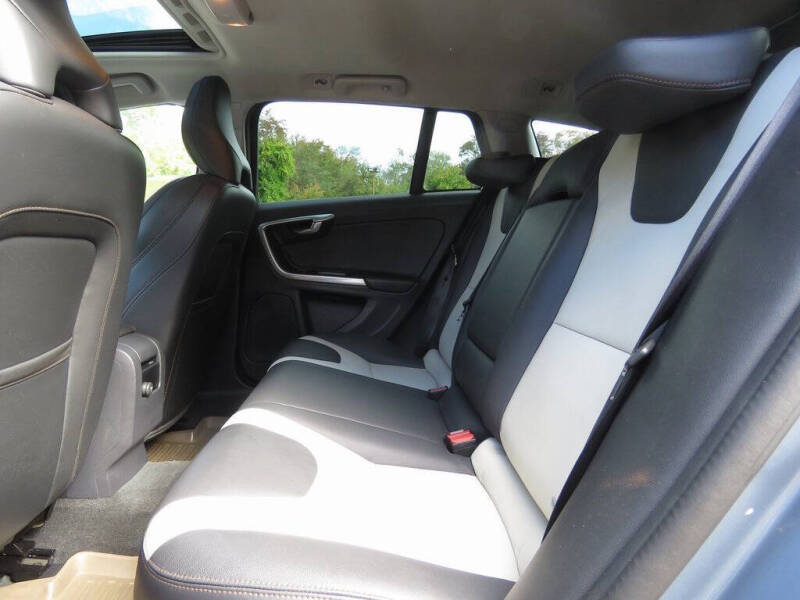 2018 Volvo V60 Cross Country T5 Premier