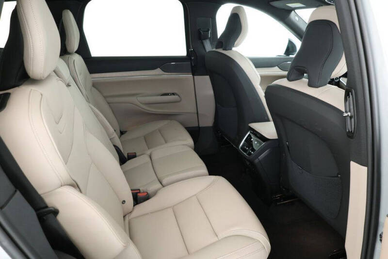 2025 Volvo EX90 Twin Plus 7P