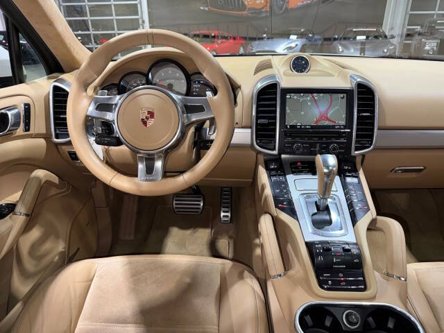 2013 Porsche Cayenne GTS