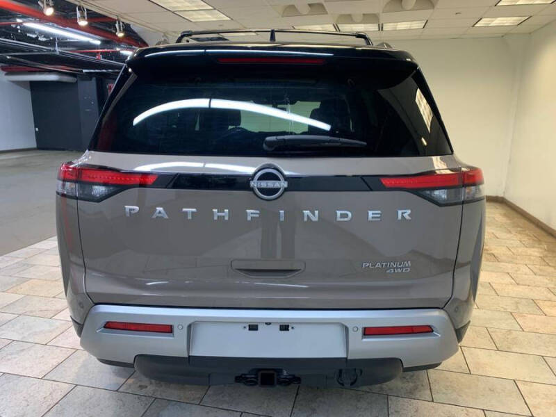 2023 Nissan Pathfinder Platinum