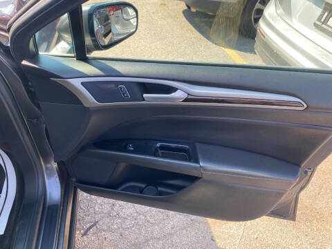 2016 Ford Fusion SE