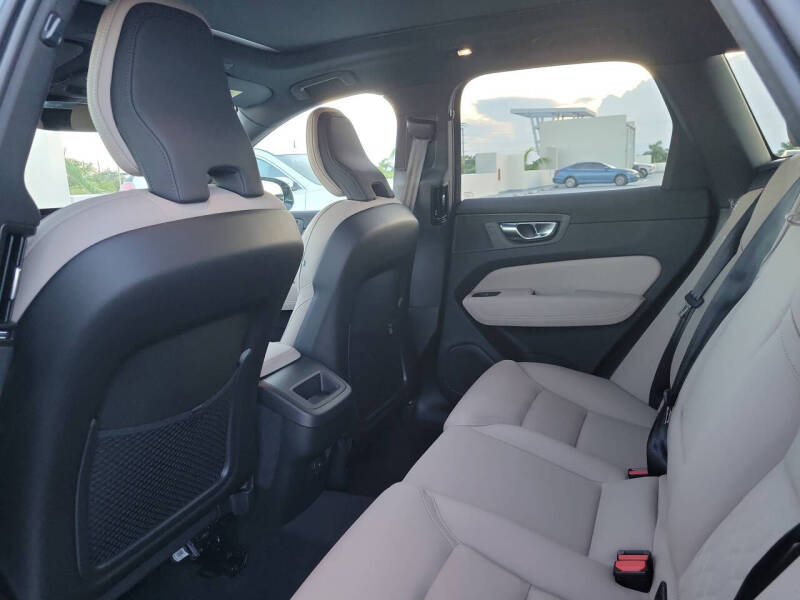 2026 Volvo XC60 B5 Core