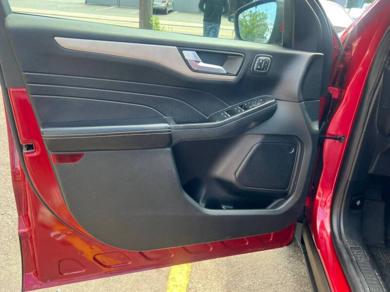 2022 Ford Escape SEL