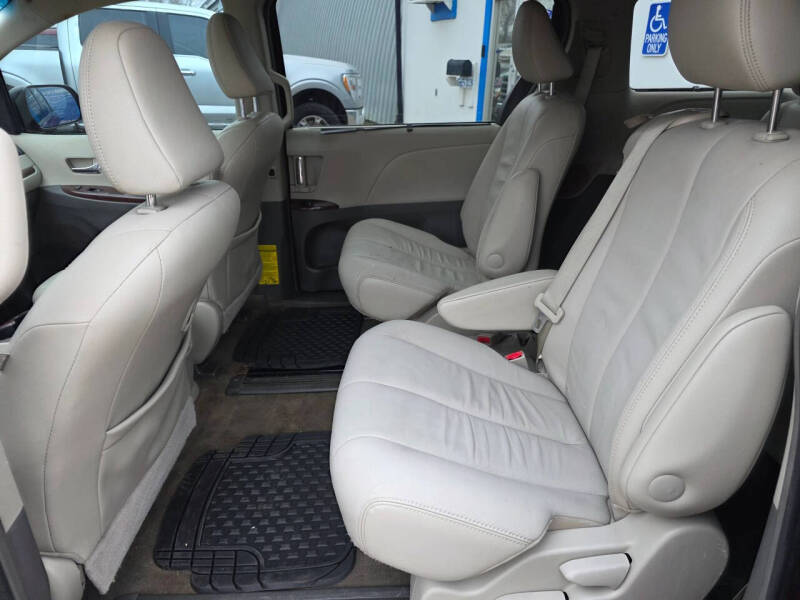 2013 Toyota Sienna