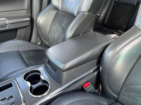 2009 Chrysler 300 SRT-8