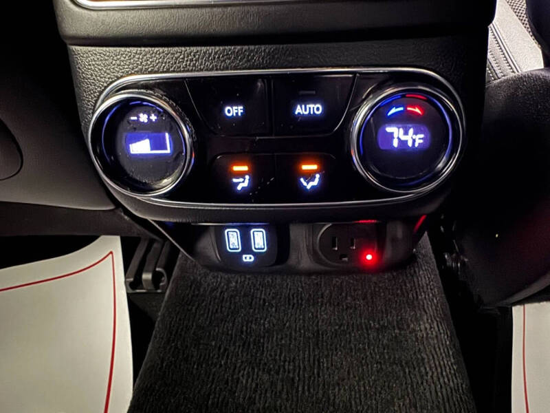 2023 Genesis GV70 2.5T Standard