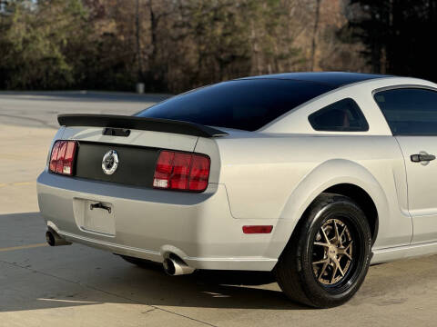 2005 Ford Mustang GT Premium
