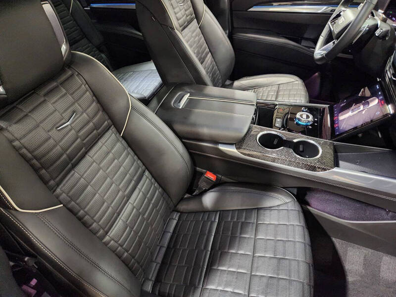 2025 Cadillac Escalade-V