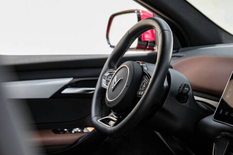 2024 VinFast VF8 Plus