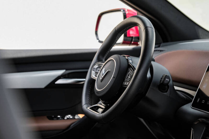 2024 VinFast VF8 Plus