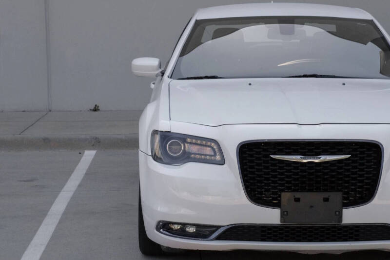 2016 Chrysler 300