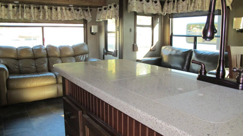 2015 SHASTA PHOENIX 32 RE TRIPLE SLIDE for sale at Oregon RV Outlet LLC - 5th Wheels in Grants Pass OR