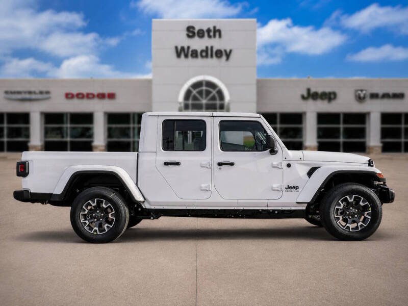 2026 Jeep Gladiator Sport