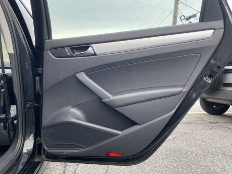 2013 Volkswagen Passat SE PZEV