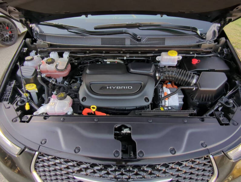 2023 Chrysler Pacifica Plug-In Hybrid Touring L