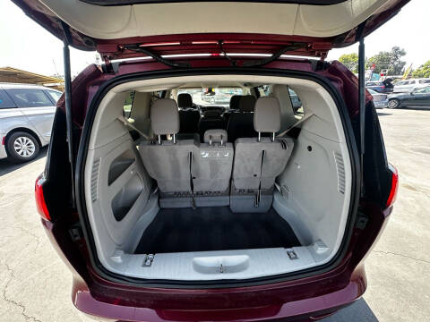 2017 Chrysler Pacifica LX