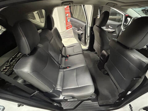 2016 Toyota Prius v Five