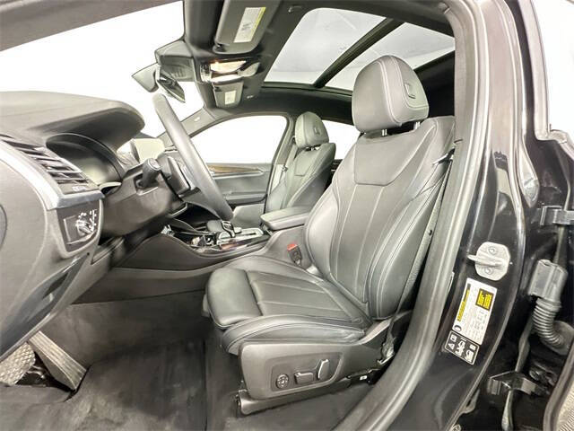 2024 BMW X4 xDrive30i