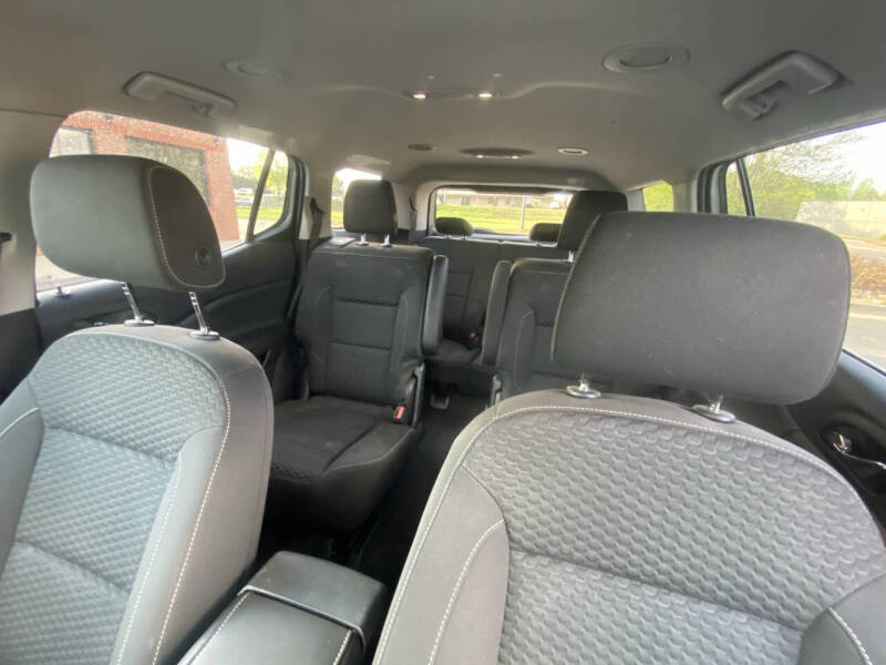 2017 GMC Acadia SLE-2