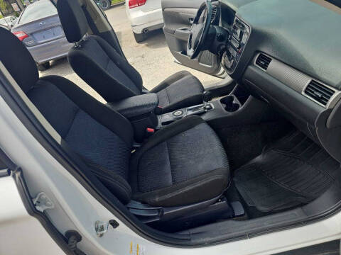 2016 Mitsubishi Outlander ES