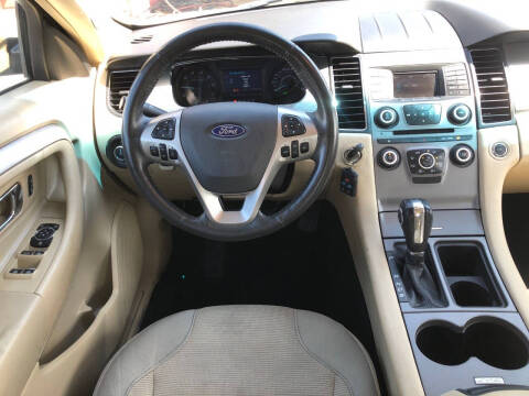 2018 Ford Taurus SEL