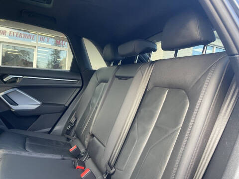 2022 Audi Q3 quattro S line Premium 45 TFSI