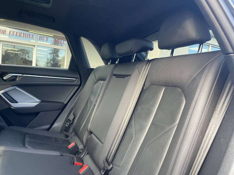 2022 Audi Q3 quattro S line Premium 45 TFSI