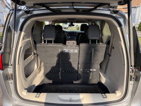 2017 Chrysler Pacifica Touring-L