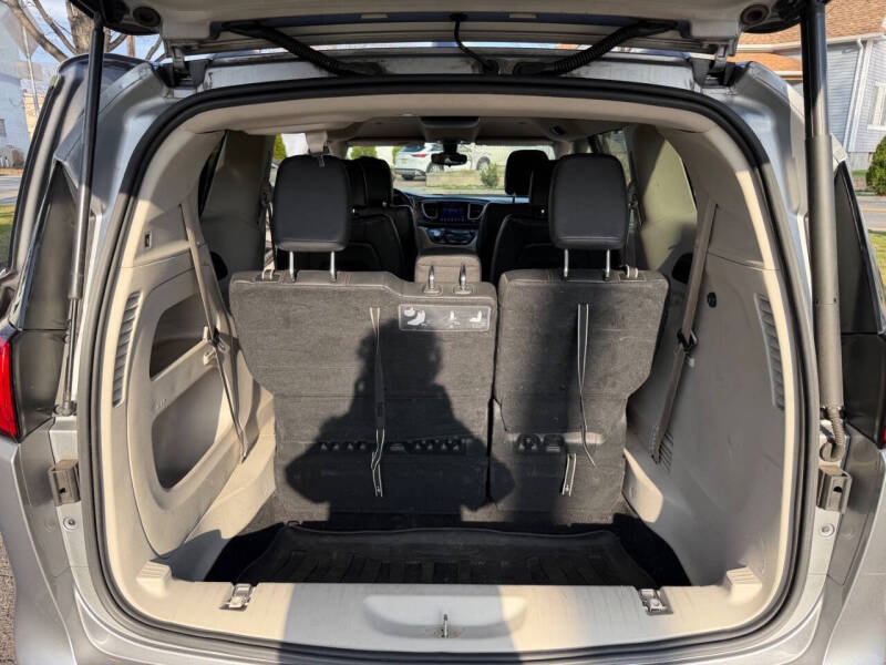 2017 Chrysler Pacifica Touring-L