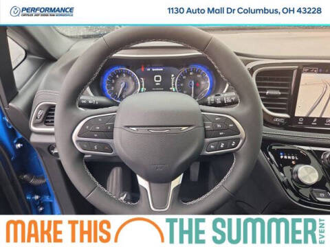 2027 Chrysler Pacifica Select
