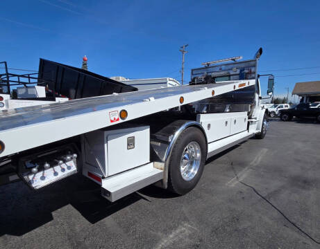 2020 Freightliner M2 106