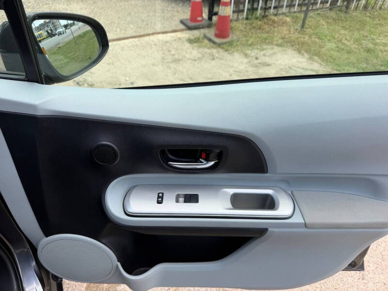 2013 Toyota Prius c Four