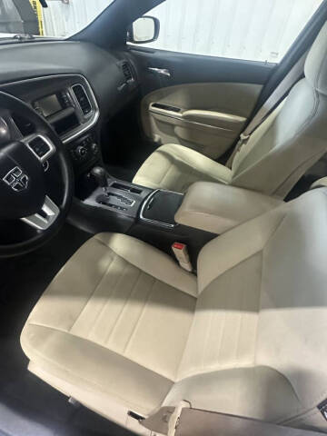 2013 Dodge Charger SE