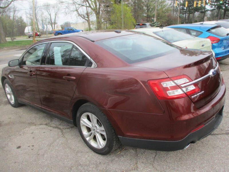 2015 Ford Taurus SEL